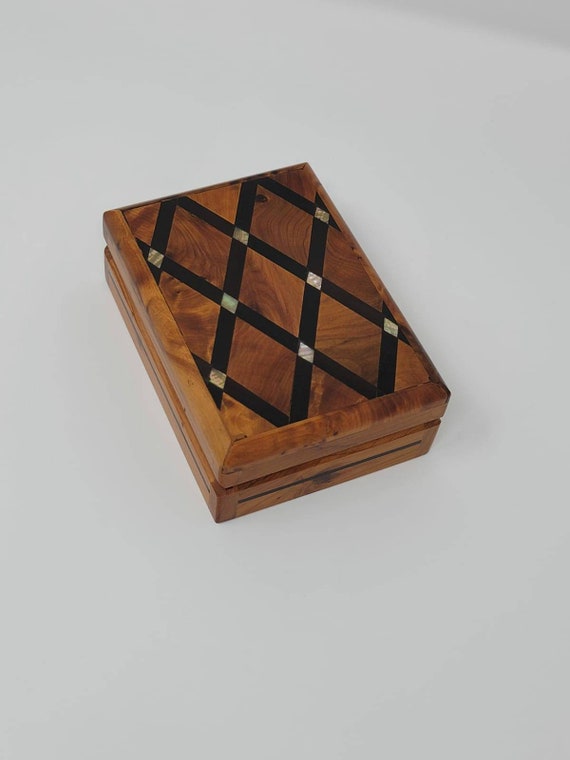 Details about   Thuya Moroccan Wood Box Handmade Inlaid Thuja Burl Jewelry Coin Box Decorative 