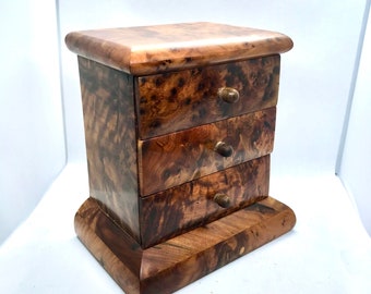 Cedar  WODEN BOX, beautiful box for jewelry, decoration. good gift for<< THANKSGIVING  >>