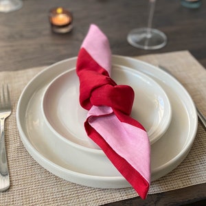 Set of 2 or 4 Red and Pink Linen Blend Napkins Set | Linen Napkin UK | Wavy Edged Scalloped Napkin Set