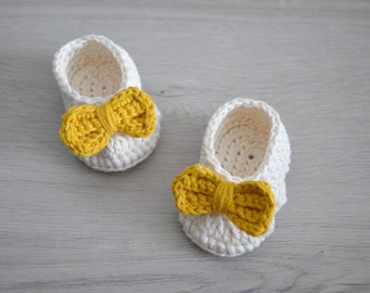 Crochet Baby Booties Pattern - Bow Shoes Tutorial (PDF)