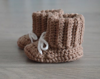 Crochet Bowie Booties CROCHET PATTERN - Crochet baby booties - Ribbed baby booties - Cuffed baby booties