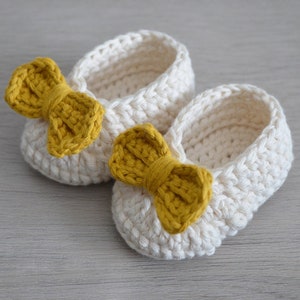 Crochet Baby Booties Pattern - Bow Shoes Tutorial (PDF) image 2