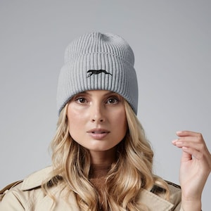 Greyhound Lurcher Proprietario Regali di abbigliamento. Cappello da sci oversize con cuffed beanie dalla casa del cane.