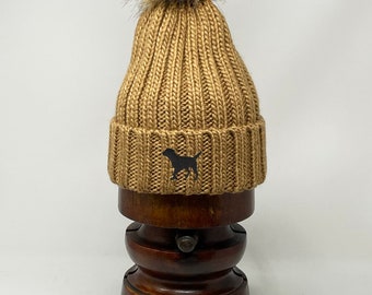Berretto Unisex Ricamato In Finta Pelliccia Con Pompon In Maglia