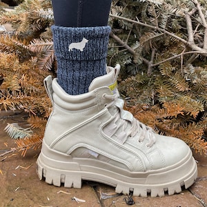 Corgis Besitzer Geschenk (ZWEI PAARE) Damen Wollmischung Stiefelsocken, Kissensohle von The House Of Dog x 2 PAARE. Einheitsgröße Damen 4-8