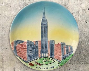 VTG "Cleveland Ohio" Hand Painted "Nico" Ceramic Wall Plate Souvenir - USA - Made in Japan - (8.25 inch / 21 cm)
