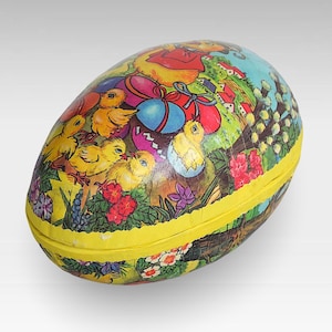 VTG Easter &quot;Papier Mâché&quot; Egg Fillable Candy Container - Spring Decor - &quot;Chicken & Chicks&quot; Easter Decoration - (6 inch / 15 cm)