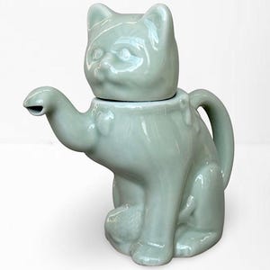 VTG Chinese Mint Green Glazed Ceramic Teapot - Porcelain Cat Figurine - Cat Collectible - Made in China - (6.25 inch / 16 cm)