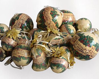 VTG X-mas 1980s Set (22) Beige / Gold Paper Mâché Christmas Balls - "Musical Holly" Christmas Tree Hanging Decoration.