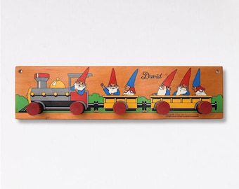 VTG 1988 &quot;De World Of David The Gnome&quot; Wooden Children&#39;s Coat Rack (5) - by Uniboek - 1980s - (15.75 inch / 40 cm)