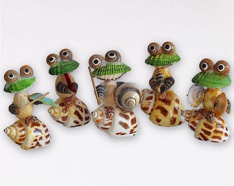 VTG "Frog Orchestra" Handmade "Seashell Art Creation" Beach Souvenir - Set of 5 - Folk Art - Beach House - Boho Decor - (2.50 inch / 6.5 cm)