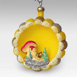 VTG X-mas Yellow Kitsch &quot;Gnome & Mushroom&quot; Indent Molded Plastic Ball - Christmas Tree Hanging Decoration - (2.75 inch / 7 cm)