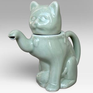 VTG Chinese Mint Green Glazed Ceramic Teapot - Porcelain Cat Figurine - Cat Collectible - Made in China - (6.25 inch / 16 cm)