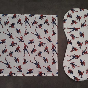 Shoulder bib Shoulder protector Anti-drooling Anti-regurgitation Baby burp bib handmade Spiderman