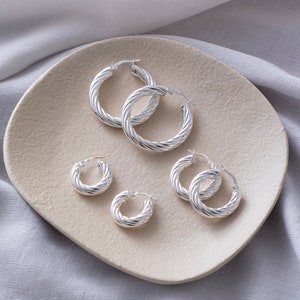 Massiv Silber Twisted Hoop Ohrringe Twisted Creolen Twisted Hoop Ohrringe Chunky Hoops Mittelstarke Hoop Ohrringe Silber Geschenk für Sie