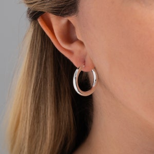 Medium Thick Silver Hoop Earring Hoop Earrings Clasp Hoop Earrings Sterling Silver Chunky 925 Sterling Silver Hoops Everyday
