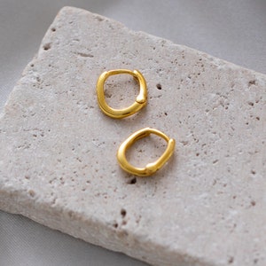 Huggie Earrings Silver Hoop Earrings Gold Hoop Earrings Everyday Earrings Minimalist Earrings