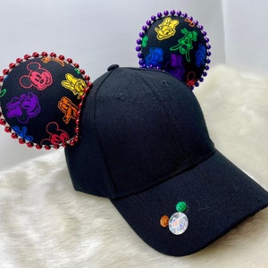 Chapéu colorido inspirado no Rainbow Pride Mickey Mouse e amigos ou com conjunto de máscaras combinando. Chapéu com orelhas do Mickey