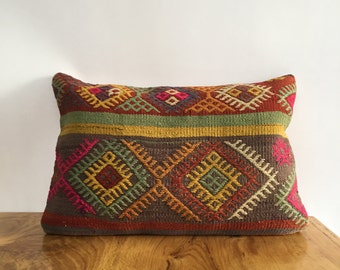 som kilim pillows