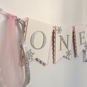 Winter Onederland high chair banner, Winter Wonderland Decorations, Winter Onederland Banner, Snowflake Highchair Banner, ONE winter banner