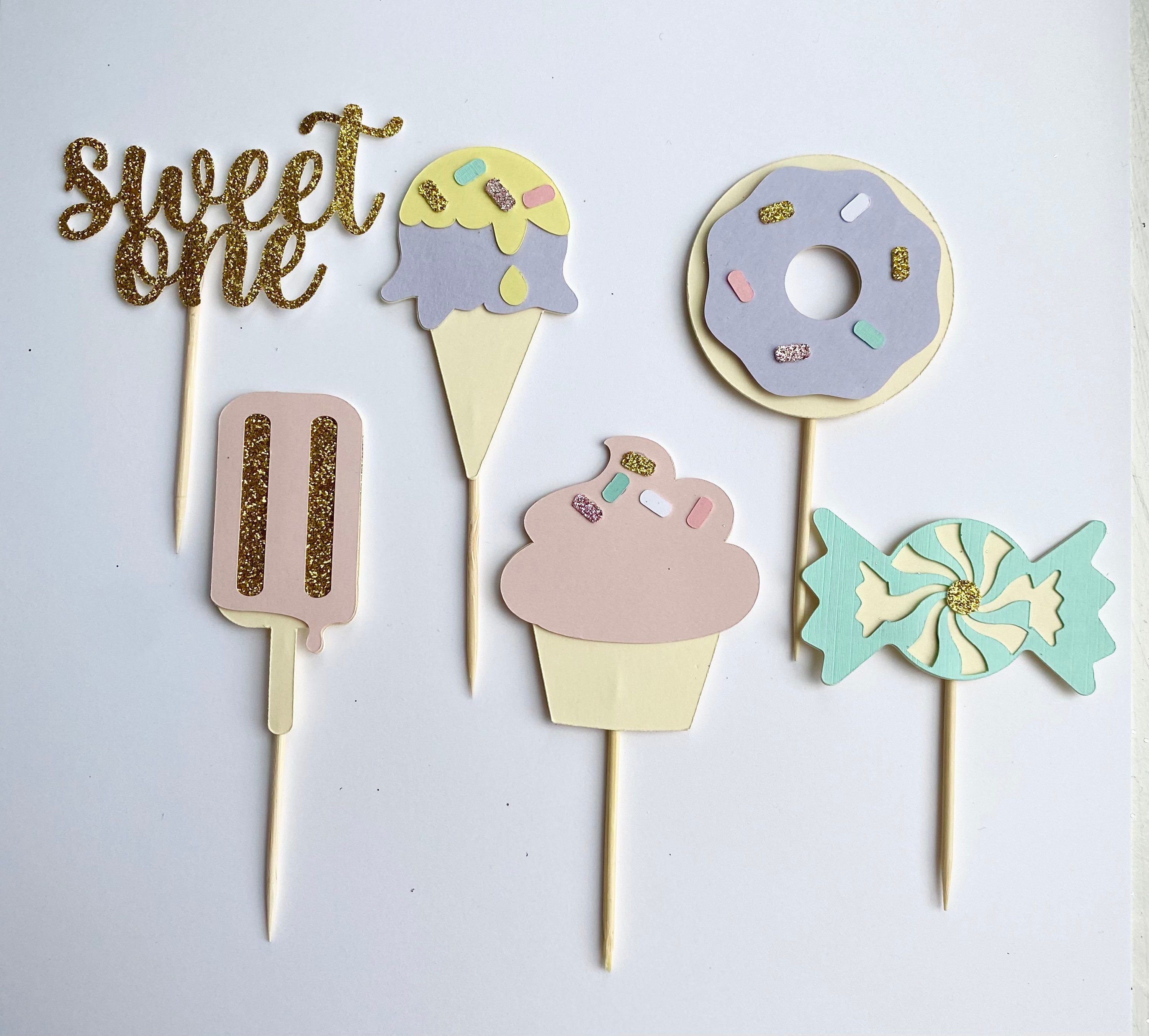 Ice cream cupcake toppers