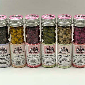 Mini Star Treats *one bottle* twist cap | 90 Treats |  100% Organic and Healthy Treats for Rabbits, Guinea Pigs, and Other Small Pets