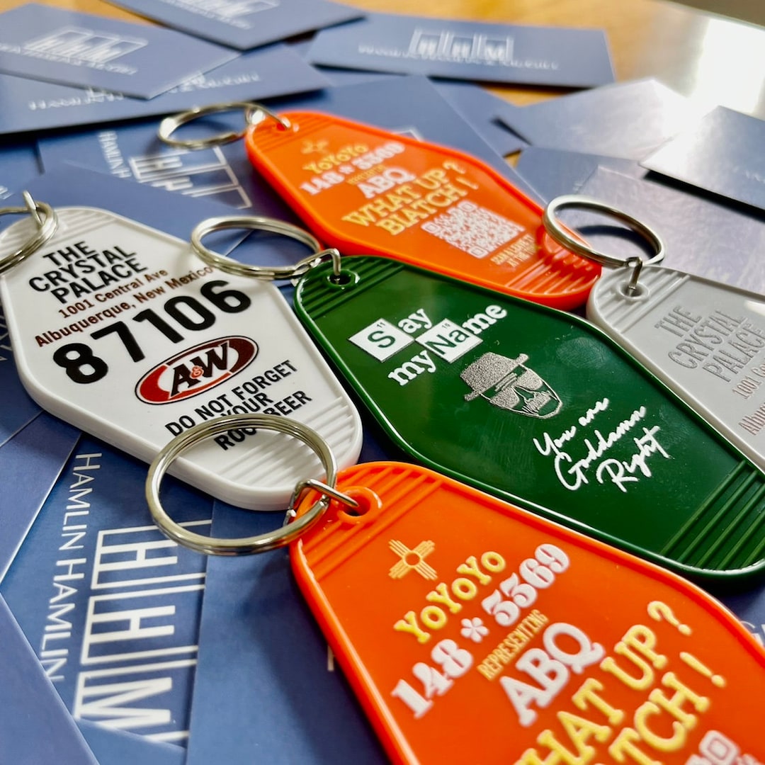 Handcrafted Vintage Keychains 100 Units Personalized Wedding Souvenirs