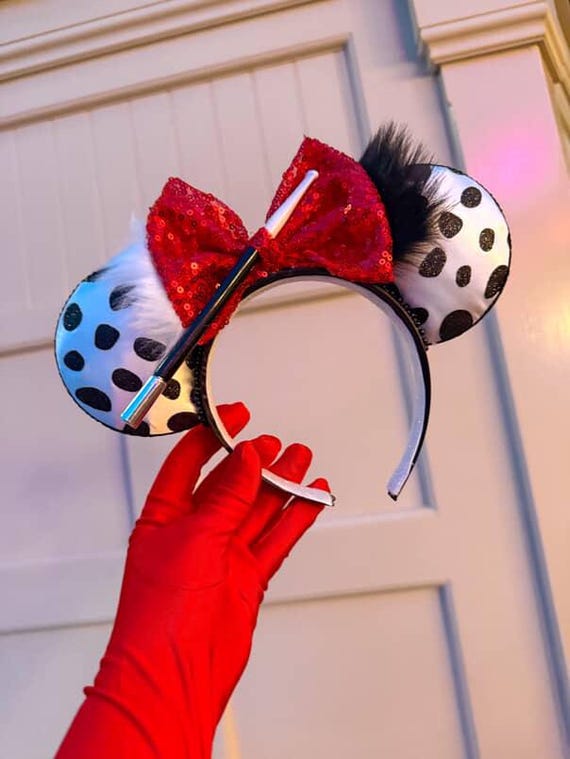 Cruella Dalmatian Ears: Villain Halloween Park Headband  display picture 3