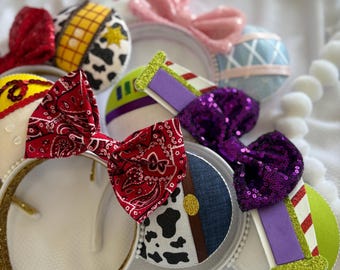 Bo Peep Mouse Ears: Toy Story Park Headband With Sequin Bow  display picture 2