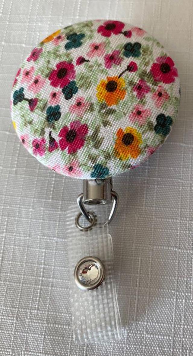 Magnetic Retractable ID Badge Reel