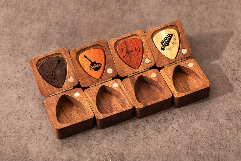 Boîte personnalisée de médiators, cadeau musique pour musicien guitariste, médiators en bois personnalisés avec support, médiator en bois, cadeau pour lui image 7