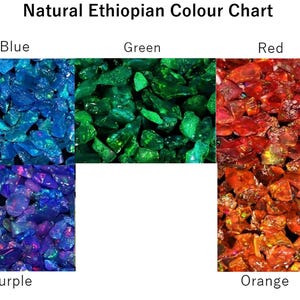 Puede incluir: Una tabla de colores de piedras naturales et&iacute;opes que muestra seis grupos de gemas en bruto facetadas etiquetadas como Black Fire, Blue, Green, Red, Purple y Orange. Cada secci&oacute;n presenta peque&ntilde;as piedras transl&uacute;cidas de tonos vivos.