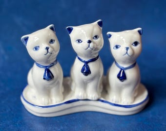 Vintage MCM Delft Blue Cat Salt & Pepper Shakers with Toothpick Holder