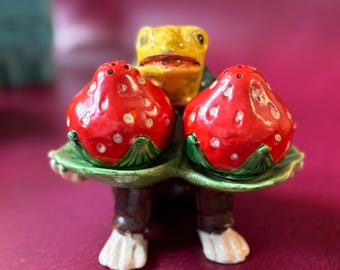 Vintage Yellow Frog Holding Strawberry S&P Ceramic Set - Salt + Pepper Shakers - Japan 1940-50 MCM Kitschy Summer Table Art Pottery