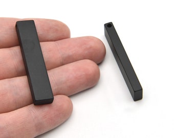 Dije de prisma rectangular chapado en negro de 51 x 10 mm, dijes rectangulares, colgante de marco chapado en rodio, collar rectangular, venta al por mayor