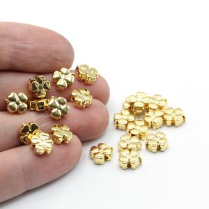 8mm 24k glanzend vergulde mini klaver kralen, klaver armband kralen, mini charme, klaver spacer kraal, armband connector, vergulde bevindingen