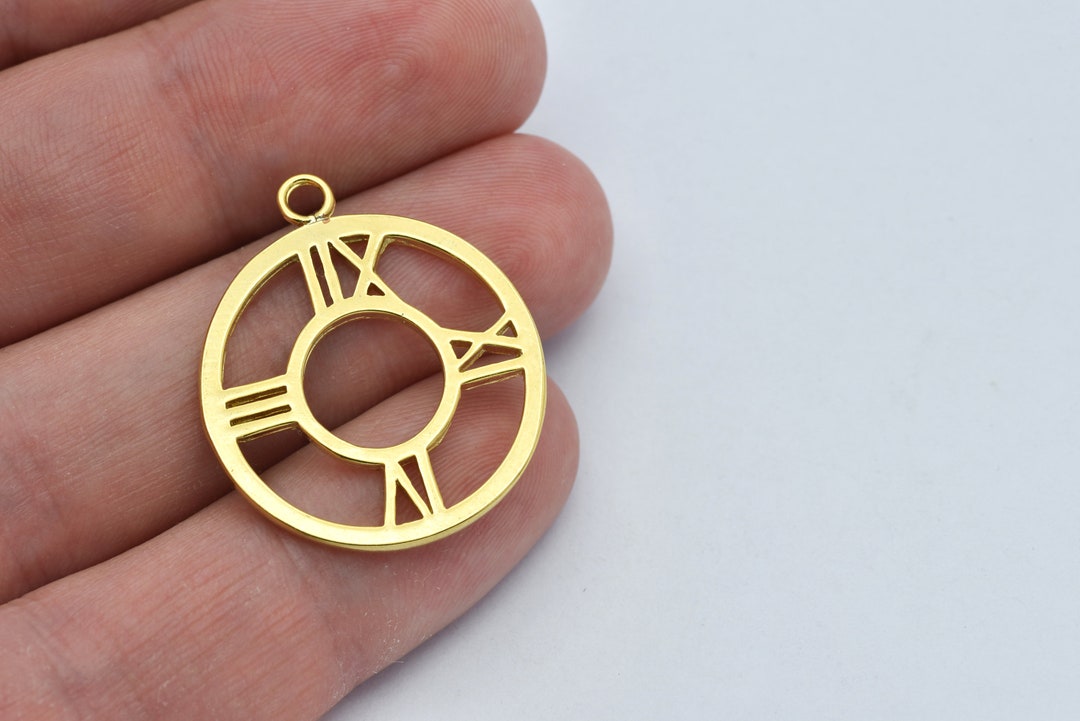 26x29mm 24k Shiny Gold Roman Numerals Clock Charm, Gold 