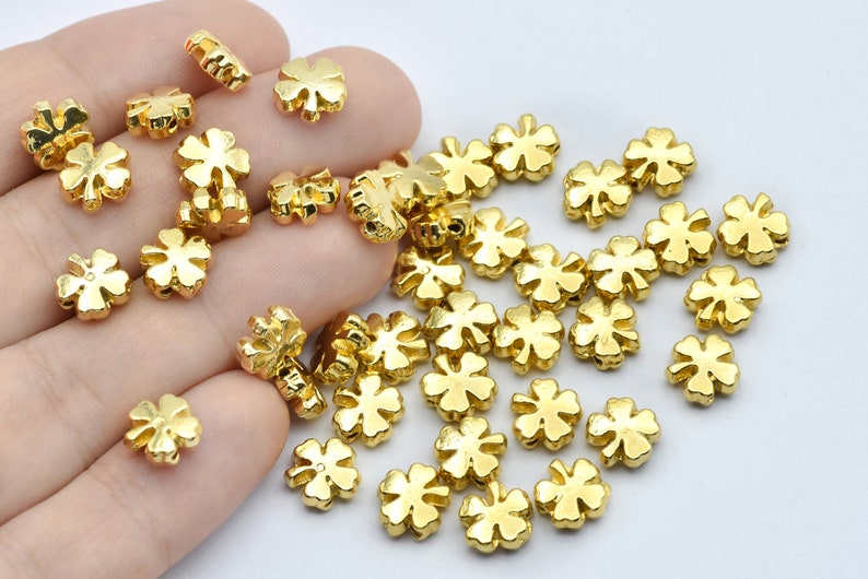 Gold Plated Findings 8x8mm 24k Shiny Gold Clover Beads Dainty Charms Bracelet Connector Daisy Beads Beads Flower Charms GLD268