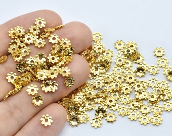 5 mm 24k glänsande guldpläterade blompärlor, smyckestillverkning, små pärlor, däckpärlor, mässingspärlor, blompärlor, minipärlor, guldpläterade fynd