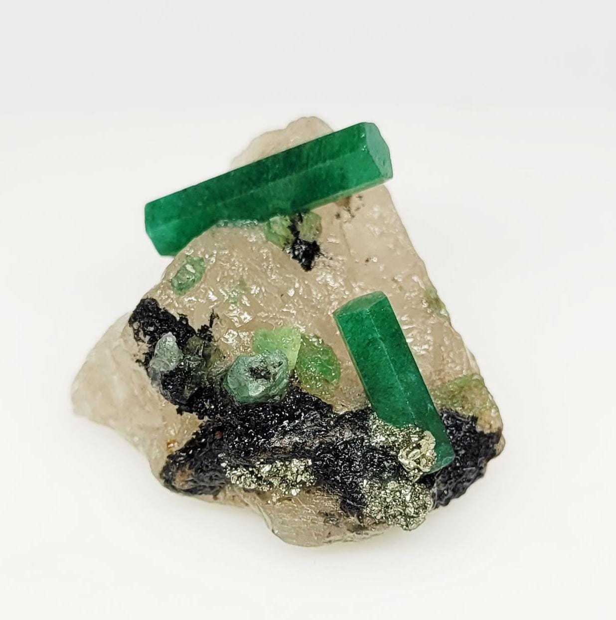 130 Ct Natural Zambia Emerald Crystal On Quartz Matrix Rough With Pyrite Emerald Mineral Beryl Crystal Rock Emerald Rough Specimen Gemstones