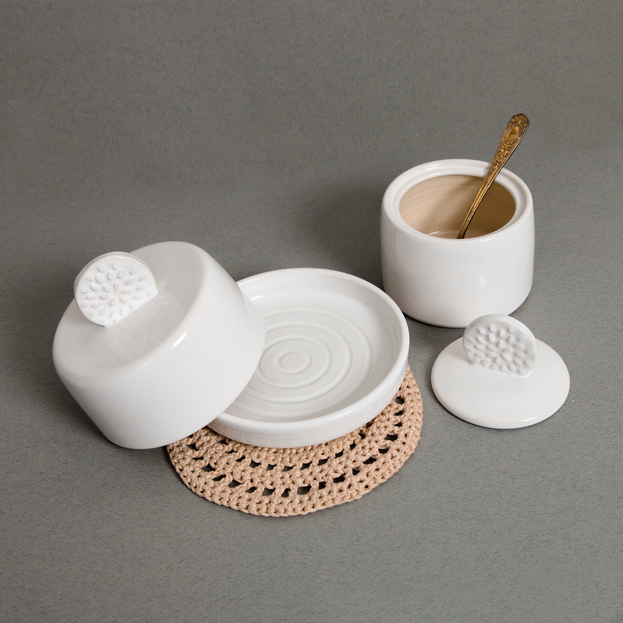 Butter dish handmade. Ceramic round dish with cover. White Etsy