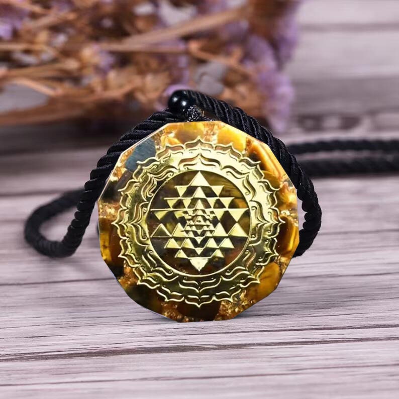Magic sri yantra orgonite chakra pendant deals