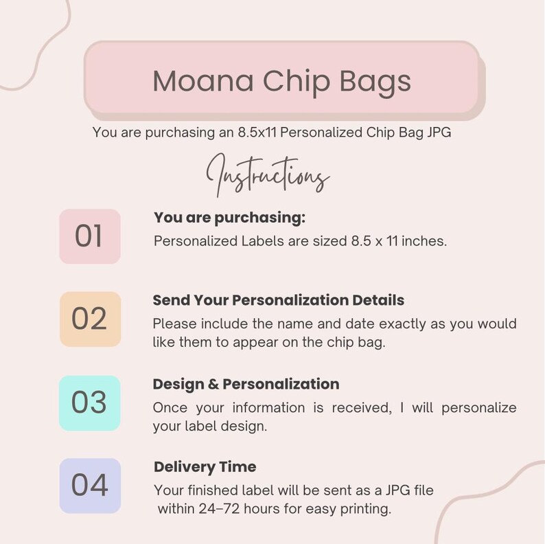 Op de afbeelding: Een lichtroze afbeelding met de tekst "Moana Chip Bags" en instructies voor het kopen van gepersonaliseerde chipzaklabels. De labels zijn 21,6 x 27,9 cm. Inclusief personalisatie- en leveringsdetails.