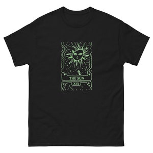 La camiseta de la carta del tarot del sol