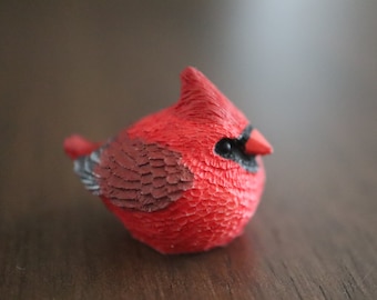 Figurine de cardinal nordique Sculpture d'oiseau faite à la main figurine oiseau miniature