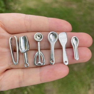 Dollhouse kitchen metal utensils miniature silver cooking set of 6 miniature spoons sptula mini tnogs ice cream scoop in 1:12scale