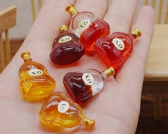 6 pieces X.O wine bottles miniature food doll house decor artificial glass bottles doll party mini wine for dollhouse 1/12 scale