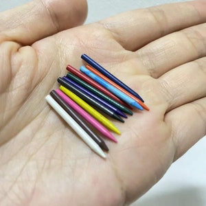 Miniature colored crayon pencil set 1/12th scale dolls house mini office miniature school decor accessory