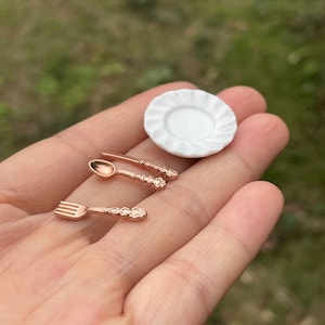 Miniature kitchenware  1:12 scale white plate rose gold miniature fork spoon knife set for dolls house