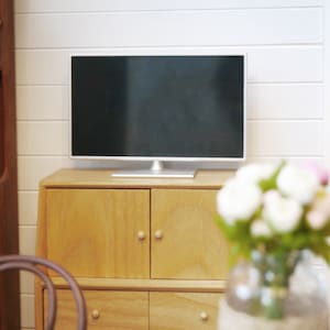 Dollhouse miniature TV mIni doll television mini wall hang  stand flat TV for dolls house